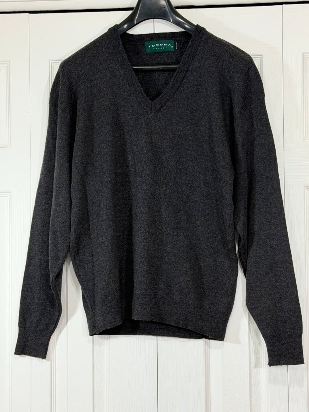 Vintage Tundra Canada Pure Wool V-Neck Sweater